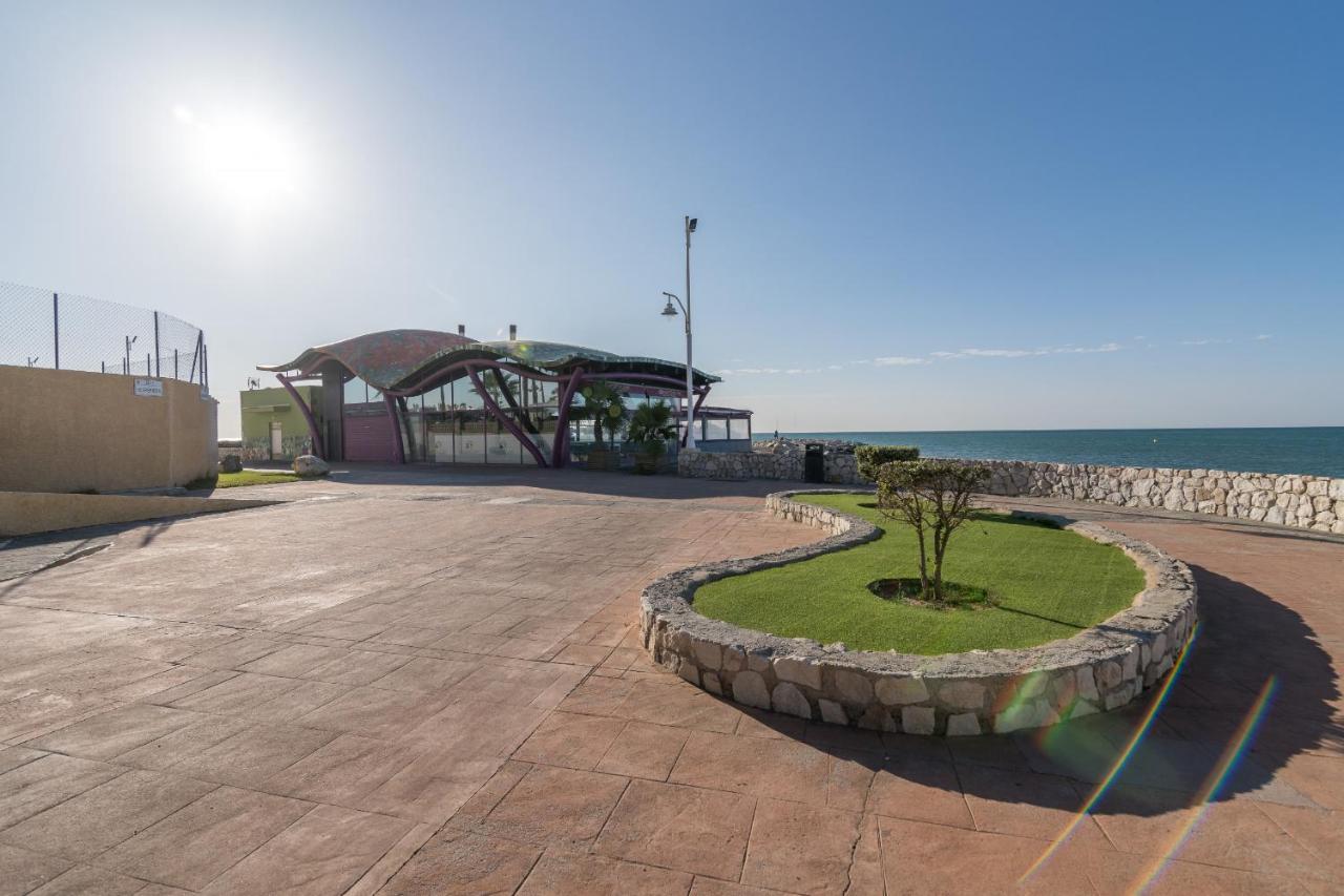 Suite Homes Hesperides Garden Beach Málaga Exteriör bild