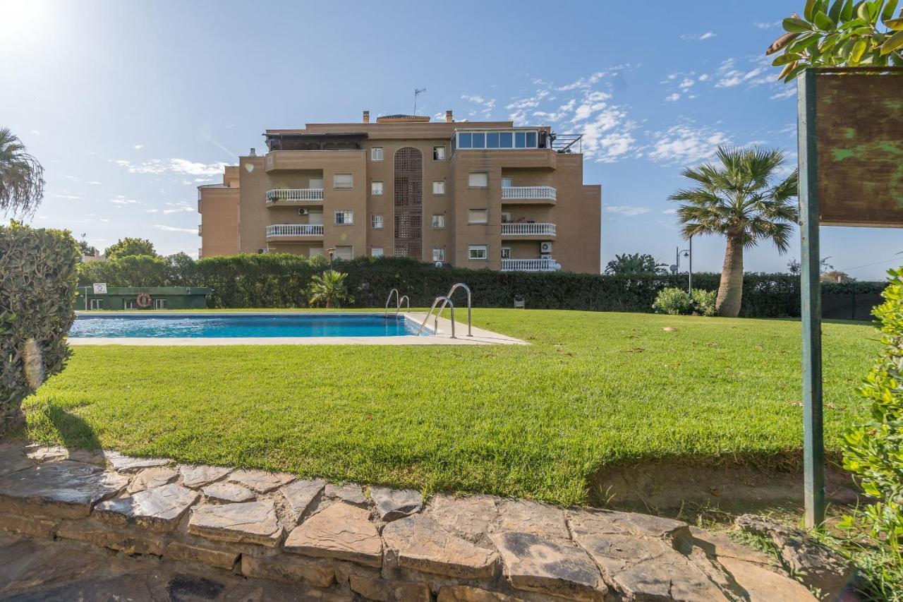 Suite Homes Hesperides Garden Beach Málaga Exteriör bild