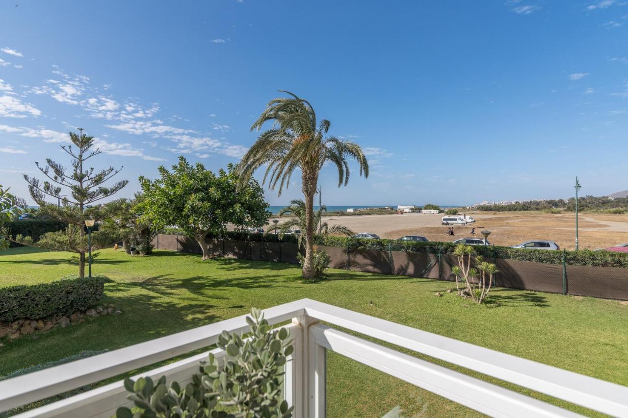 Suite Homes Hesperides Garden Beach Málaga Exteriör bild