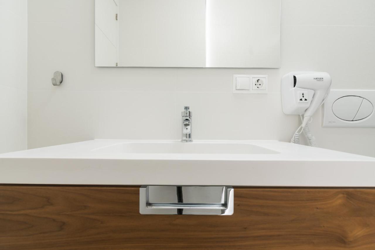 Suite Homes Hesperides Garden Beach Málaga Exteriör bild