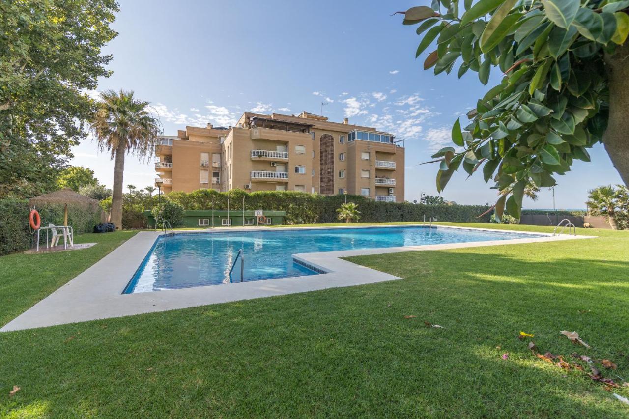 Suite Homes Hesperides Garden Beach Málaga Exteriör bild