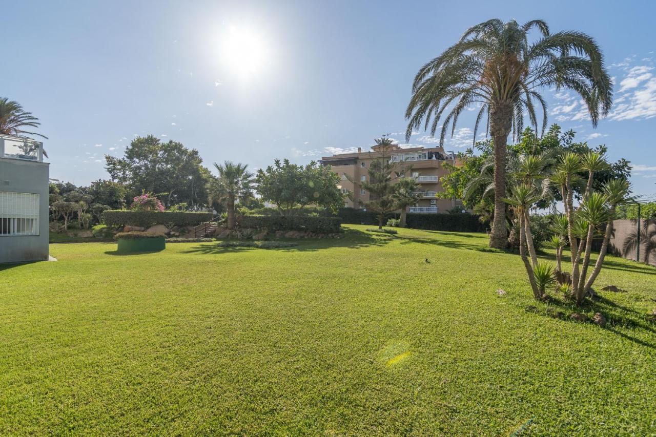 Suite Homes Hesperides Garden Beach Málaga Exteriör bild