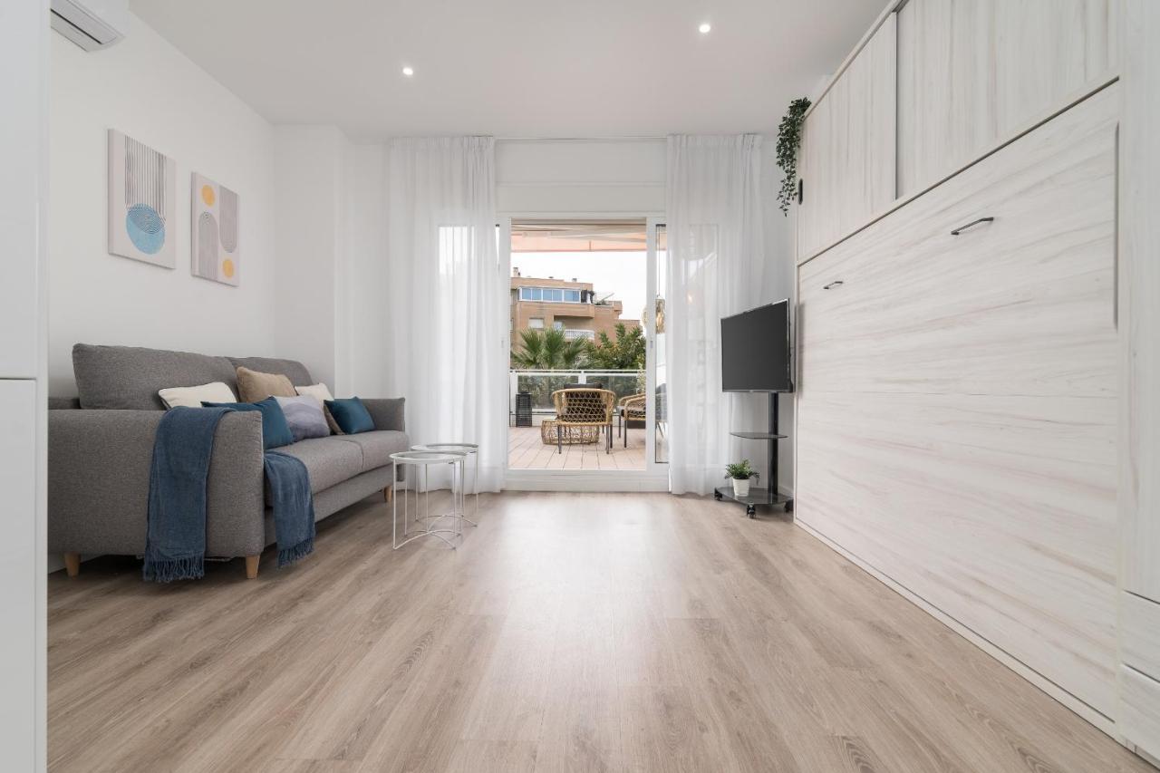 Suite Homes Hesperides Garden Beach Málaga Exteriör bild
